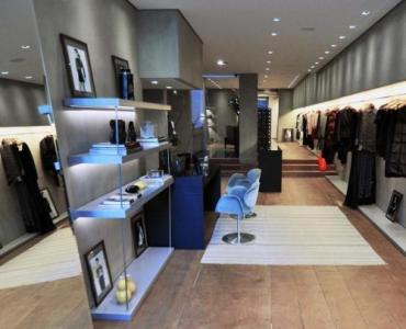 Luksusowe marki a jakość ubrań: czy wysoka cena zawsze oznacza lepsze wykonanie?