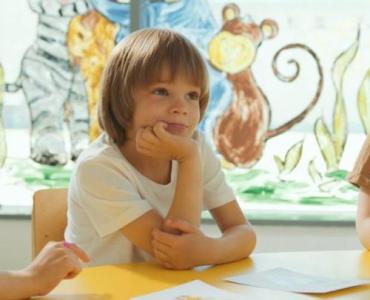 Dzieci i ich dziwne zwyczaje: skąd się biorą i jak na nie reagować?