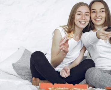 Ulubione seriale kobiet po trzydziestce: lista must-watch na wieczory i weekendy