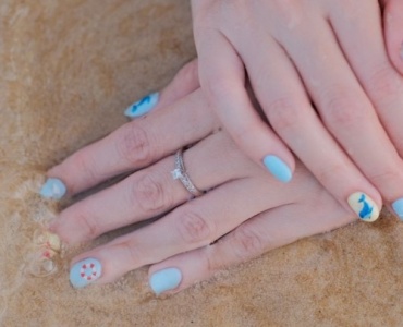 Manicure na lato: najmodniejsze kolory, wzory i pielęgnacja krok po kroku