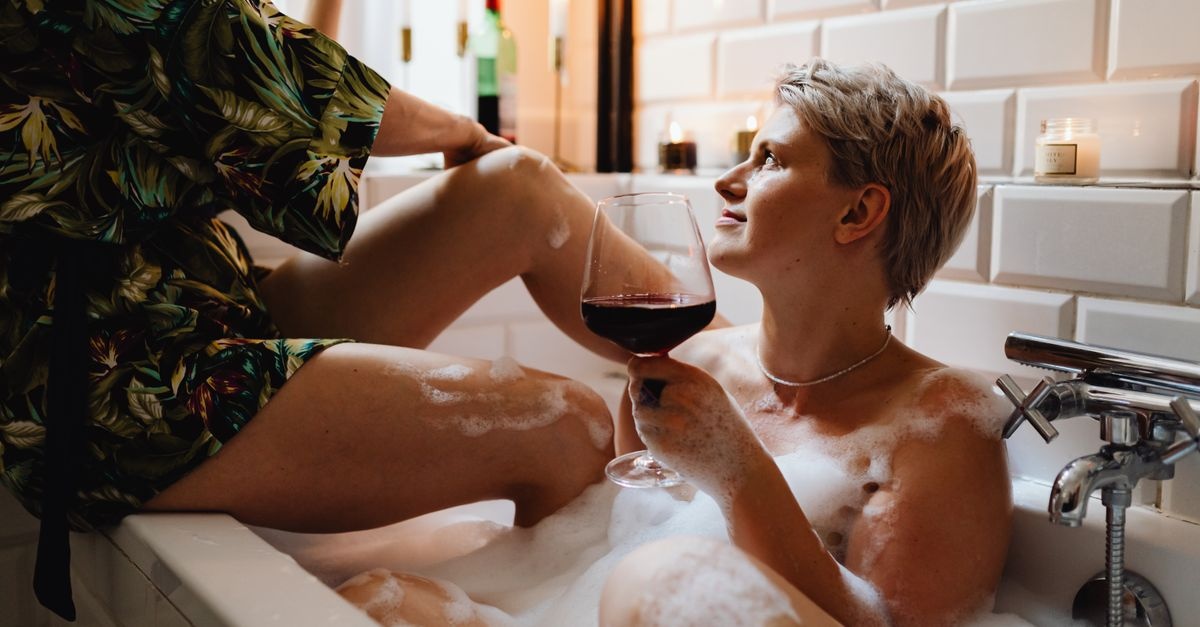 Kobiecy wieczór SPA w domu: pomysły, rytuały i domowe kosmetyki na idealny relaks